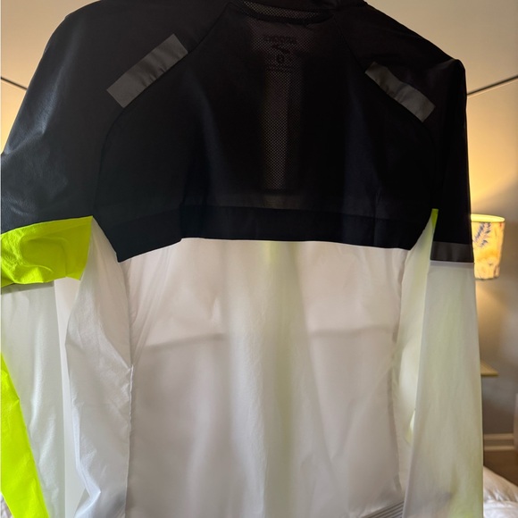 Brooks Black and White Jacket with Neon Accents Reflective - Picture 3 of 3